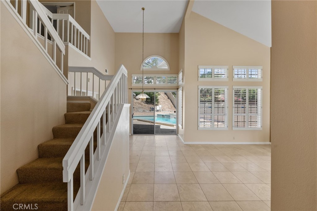 1140 Vista Lomas Lane