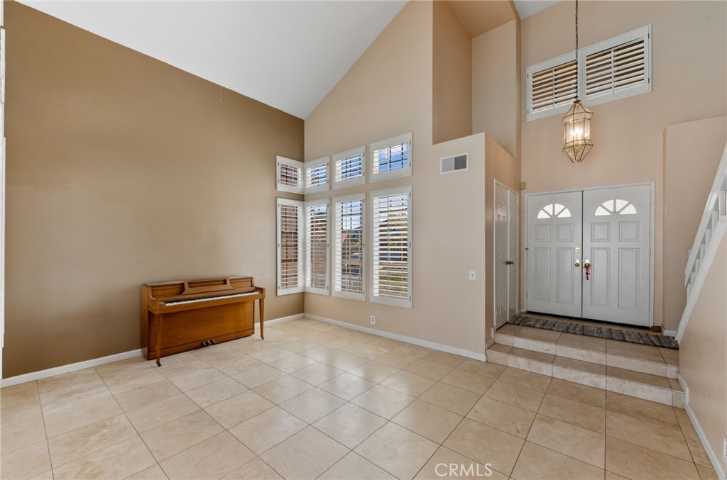 1140 Vista Lomas Lane