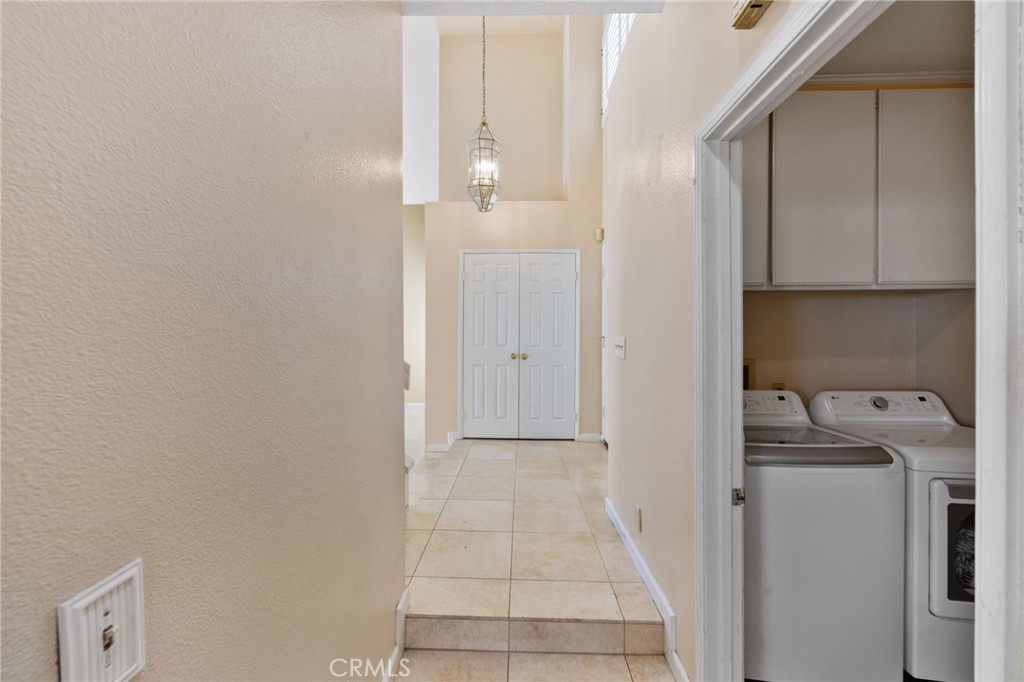1140 Vista Lomas Lane