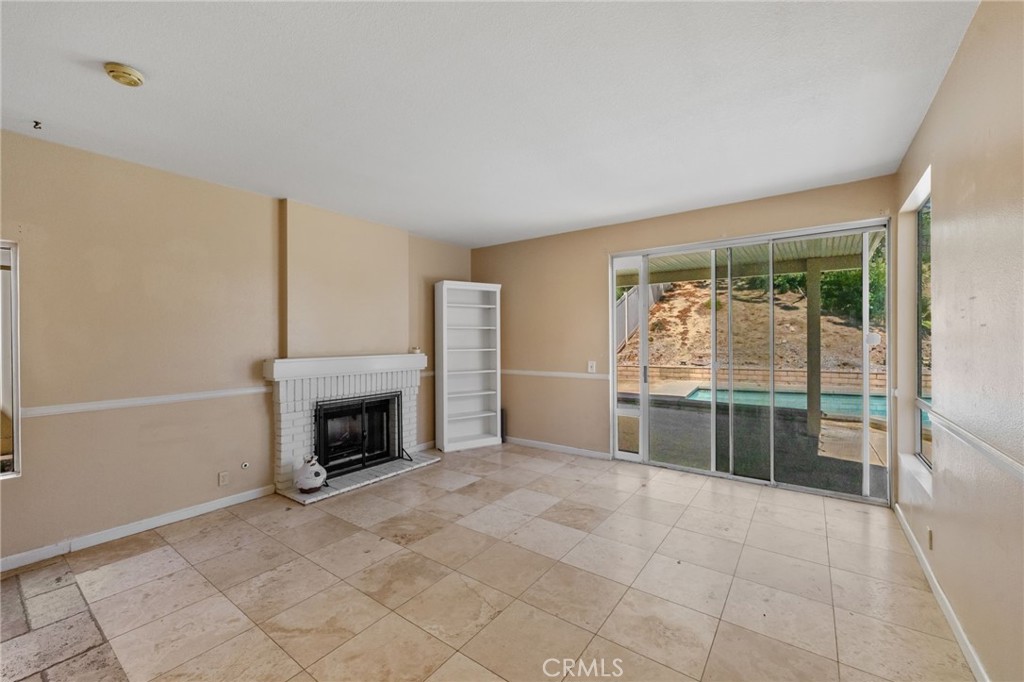 1140 Vista Lomas Lane