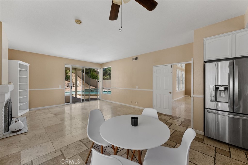 1140 Vista Lomas Lane