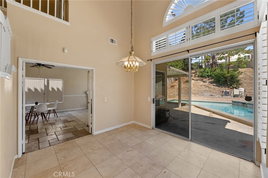 1140 Vista Lomas Lane