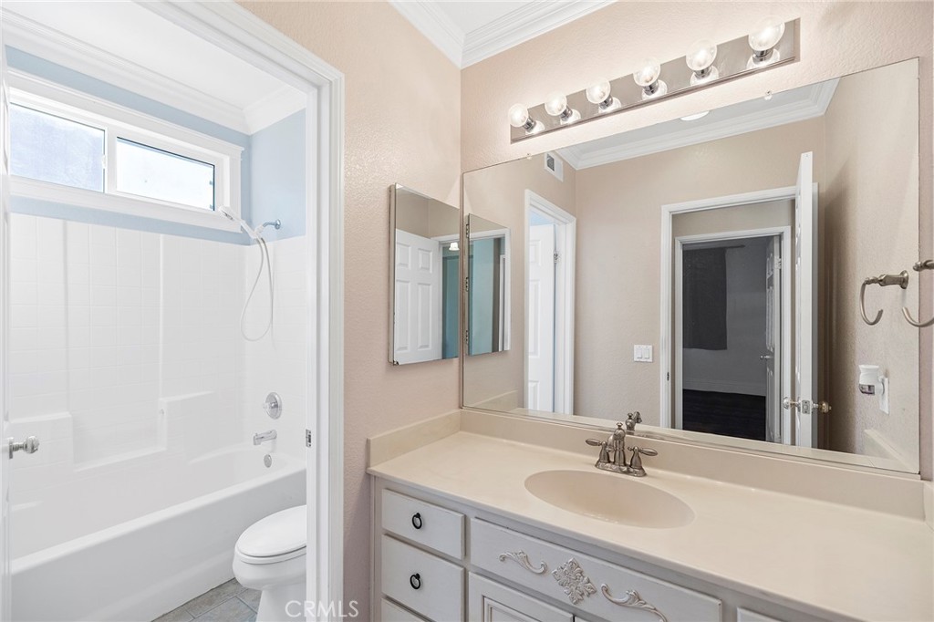 24503 Corte Descanso