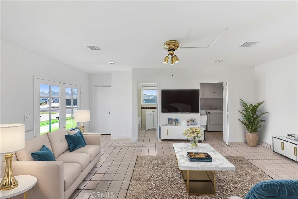 1631 S Conlon Avenue