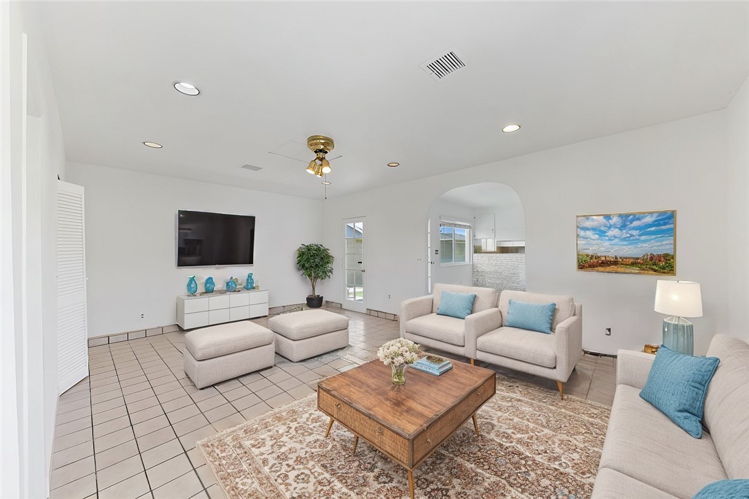 1631 S Conlon Avenue