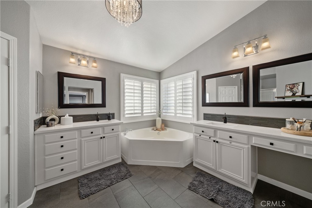 44386 Nighthawk Pass