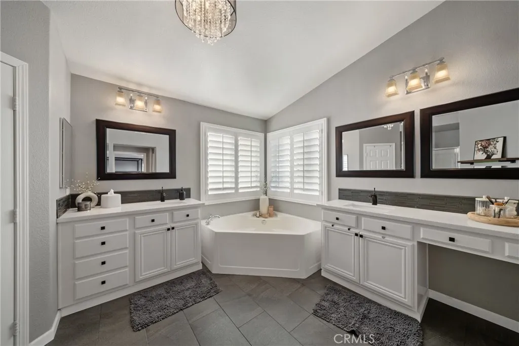 44386 Nighthawk Pass