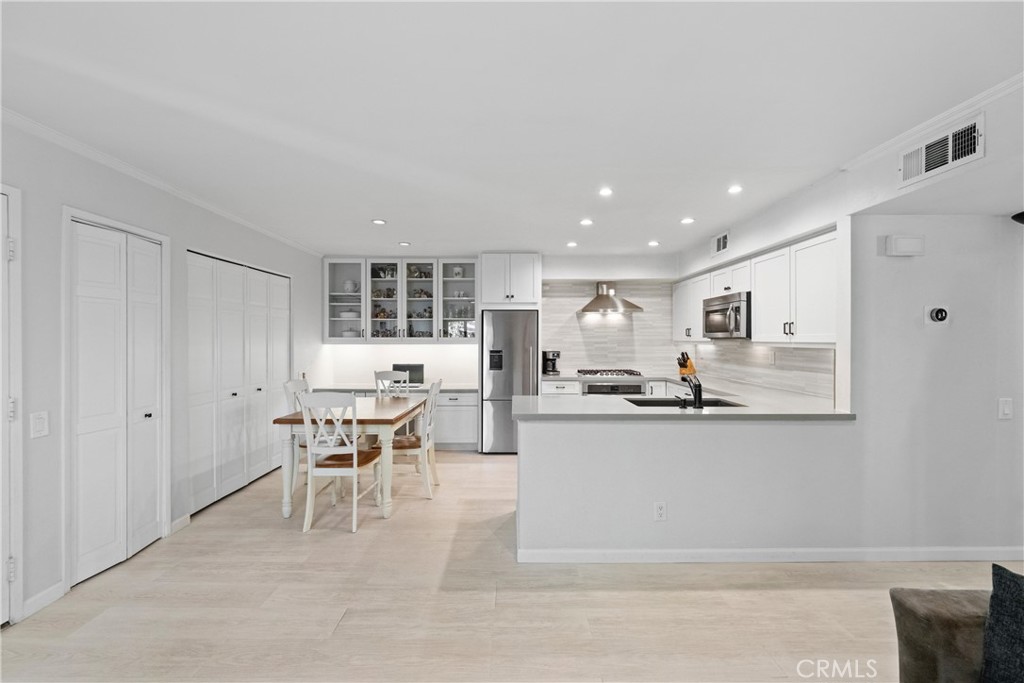 1380 Sunflower Circle S