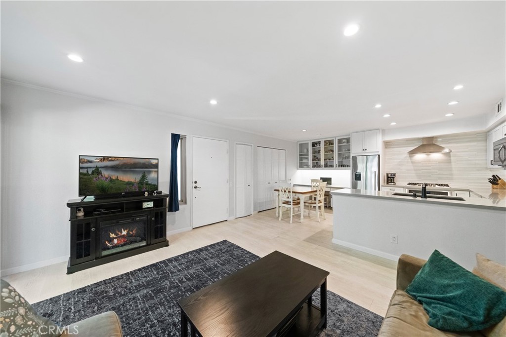 1380 Sunflower Circle S