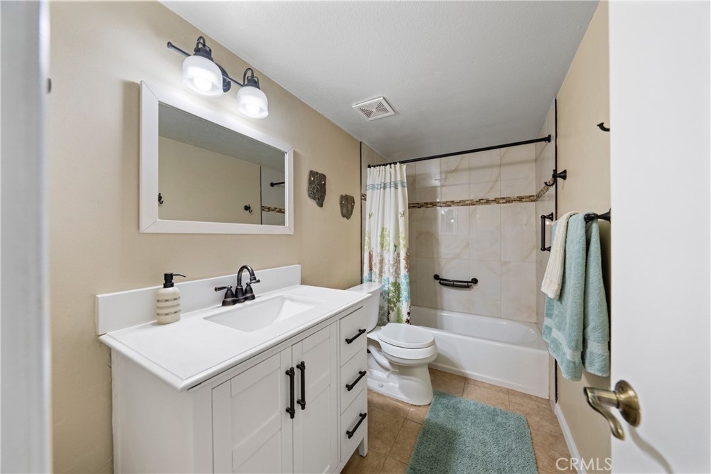 1380 Sunflower Circle S