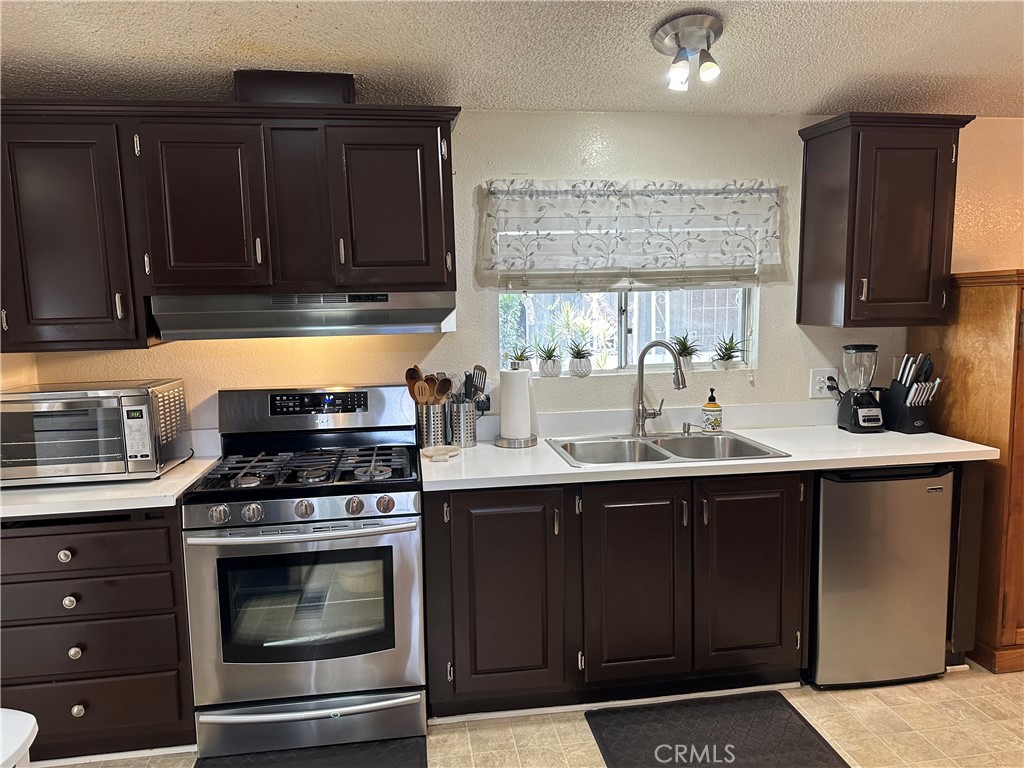 1350 San Bernardino Road 22