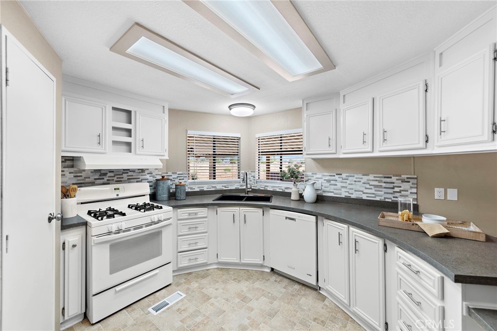 27701 Murrieta Road 176