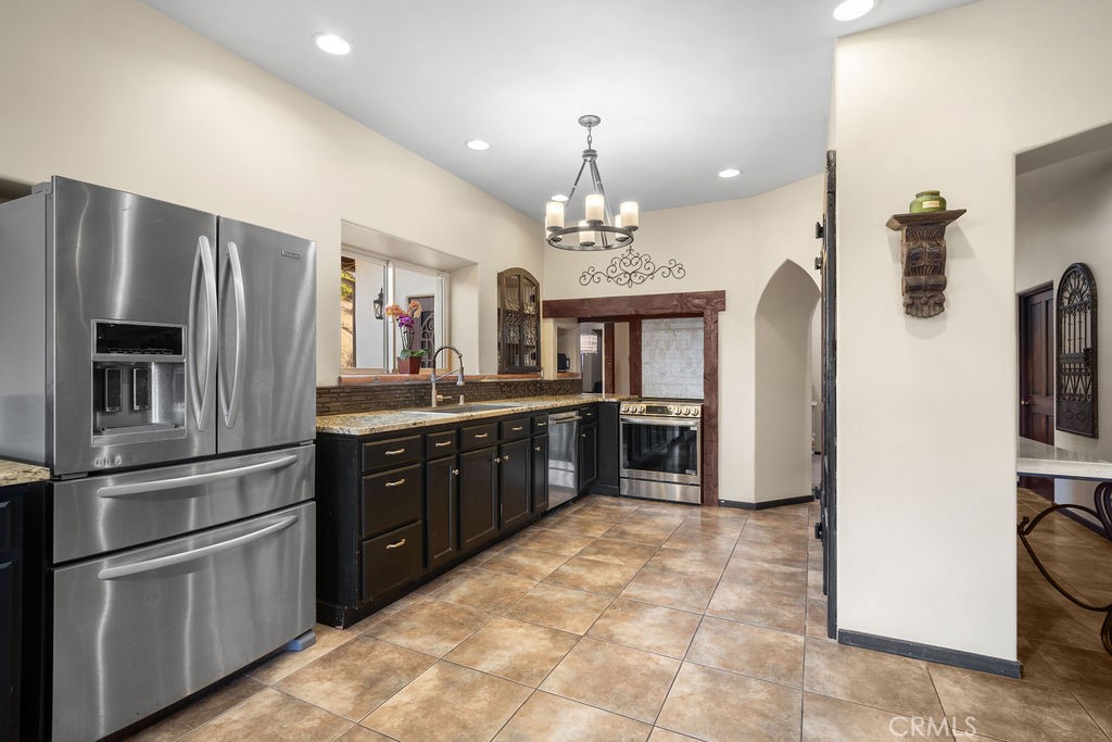 42095 Lorraine Circle