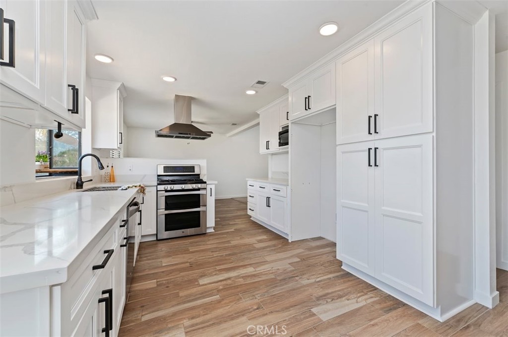 26318 Chatsworth Court