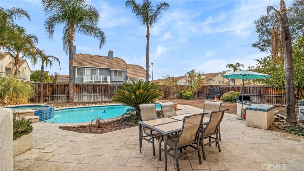 39984 Spicewood Avenue