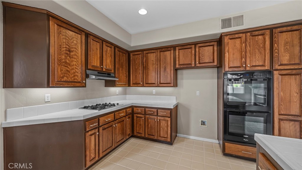 39984 Spicewood Avenue