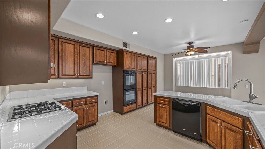 39984 Spicewood Avenue