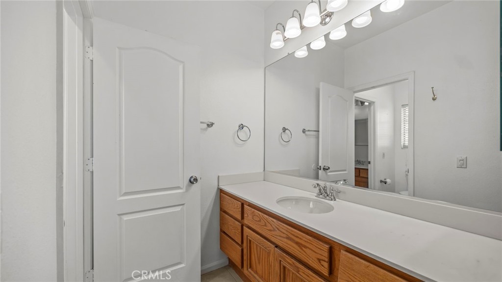 39984 Spicewood Avenue