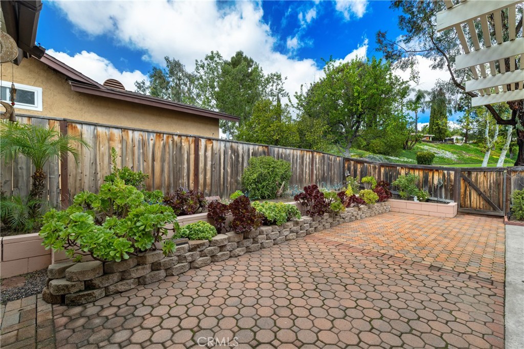 442 Blueridge Place