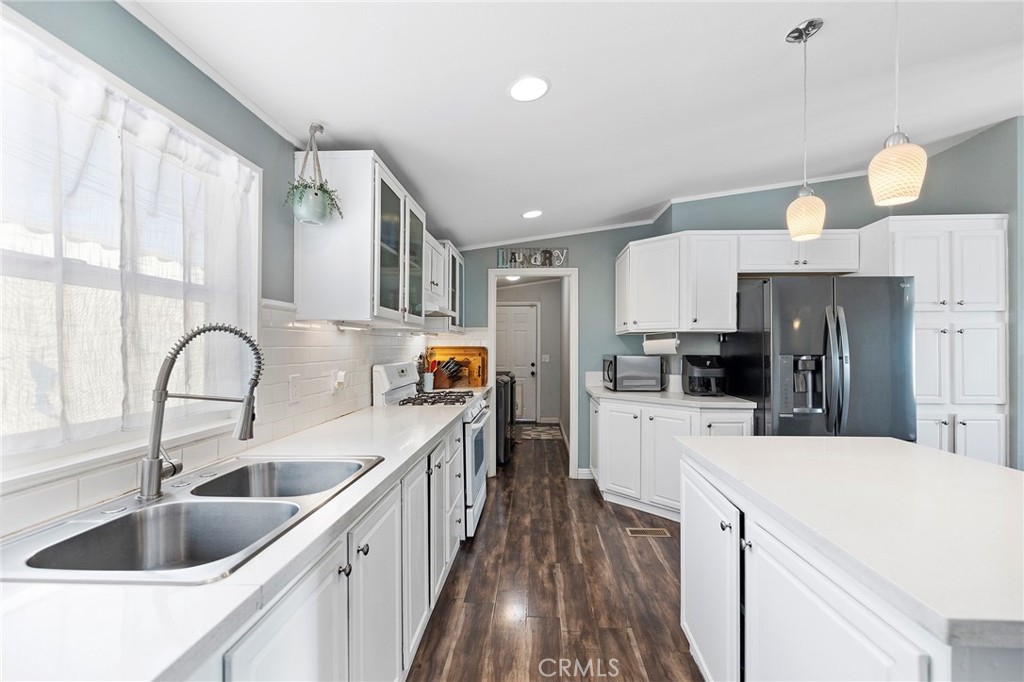 33649 El Centro Avenue