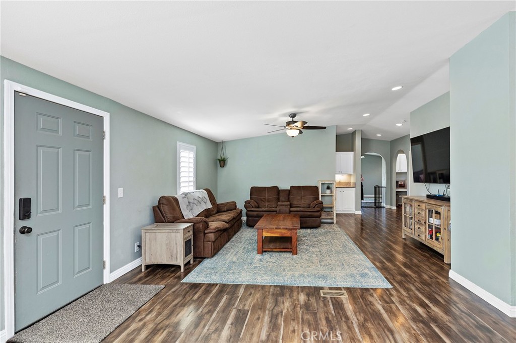 33649 El Centro Avenue