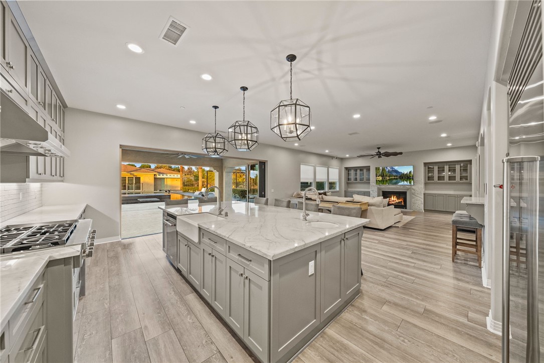 41779 Knoll Vista Lane