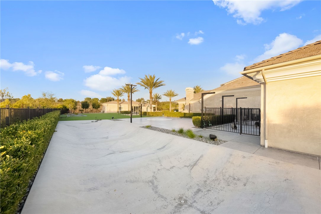 41779 Knoll Vista Lane