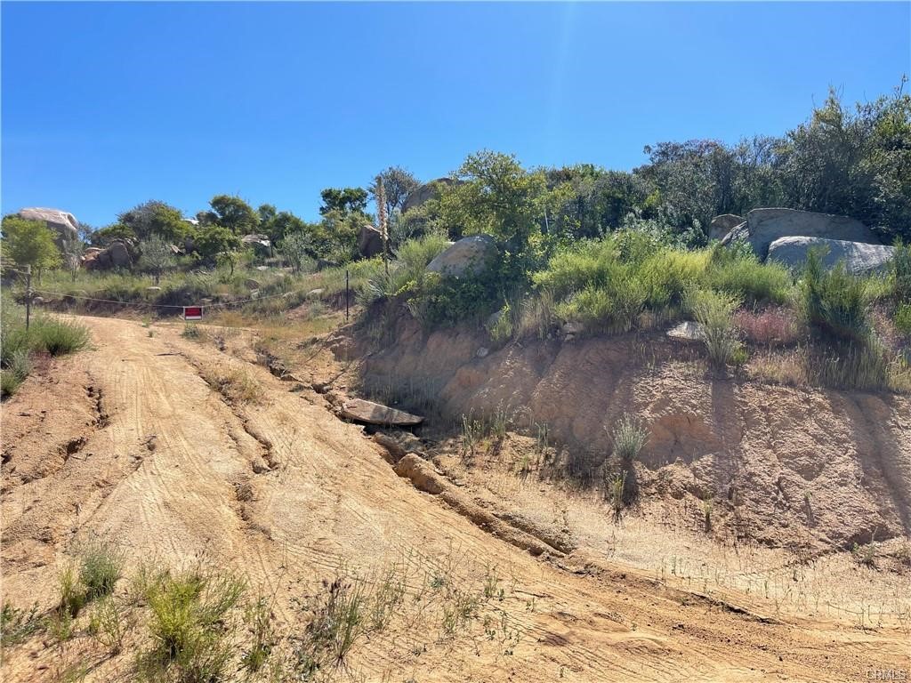 24 Alta Cresta Circle