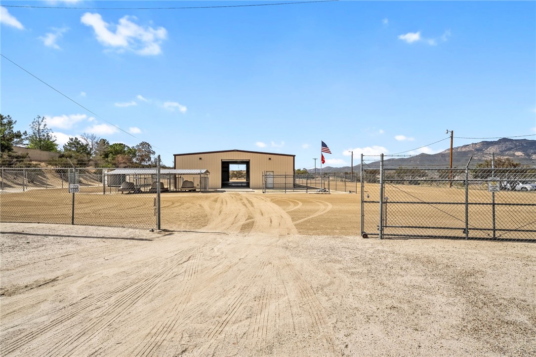 39725 Ivan Drive