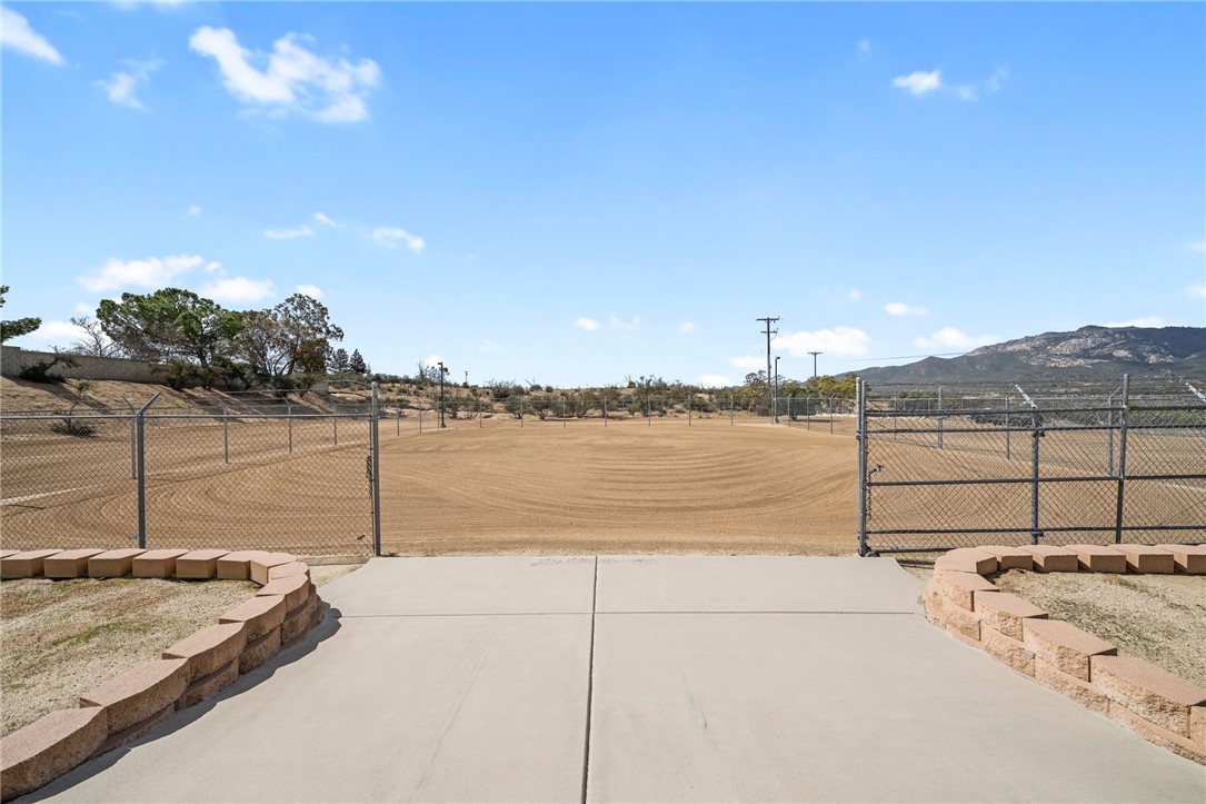 39725 Ivan Drive