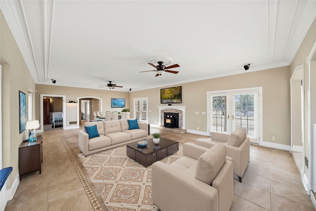 39725 Ivan Drive