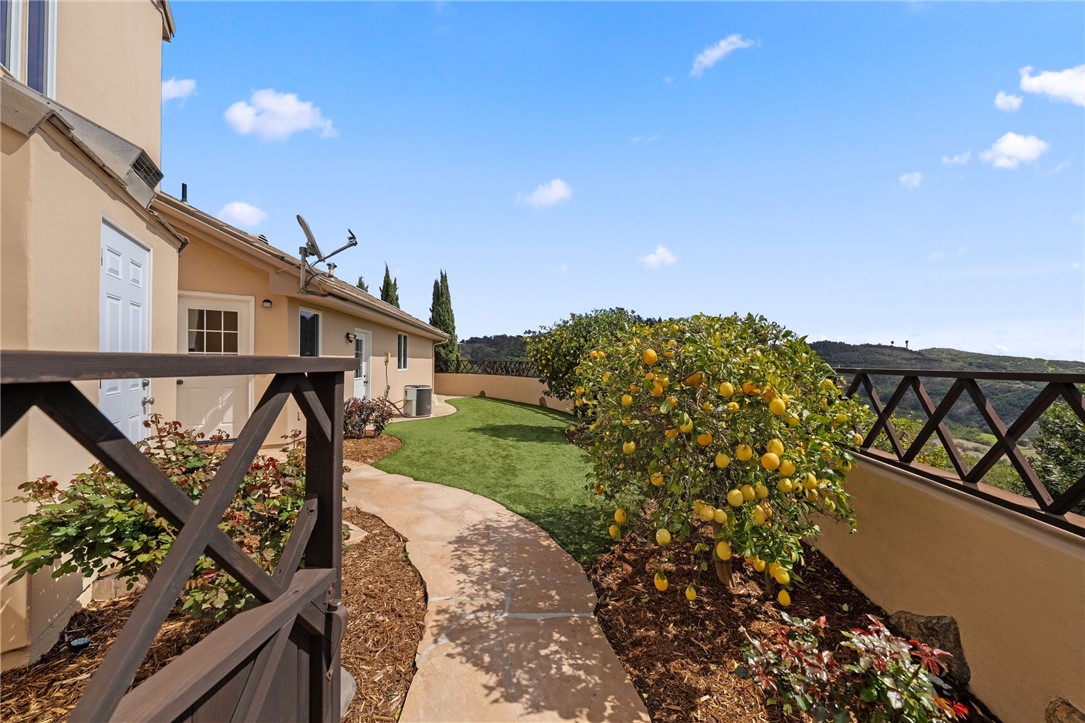 45250 Tomasito Circle