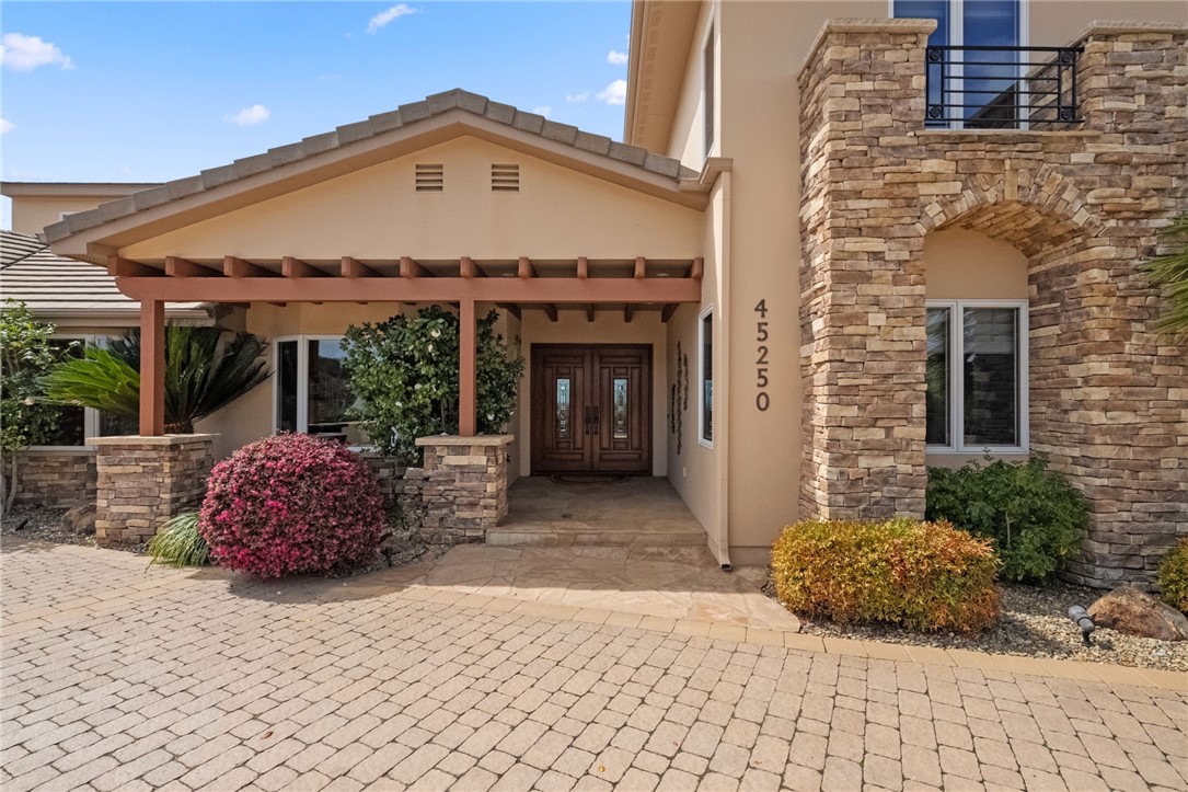 45250 Tomasito Circle