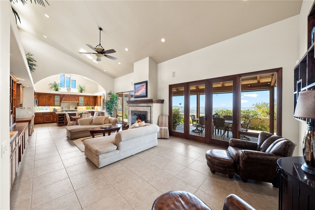 45250 Tomasito Circle