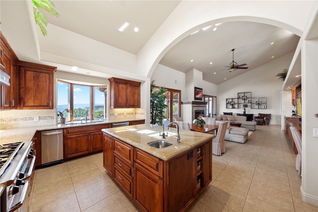 45250 Tomasito Circle