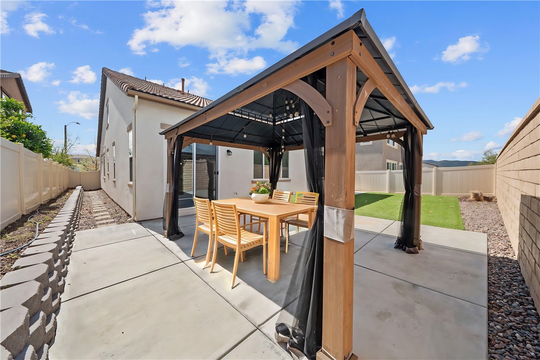 41321 Silver Maple Street