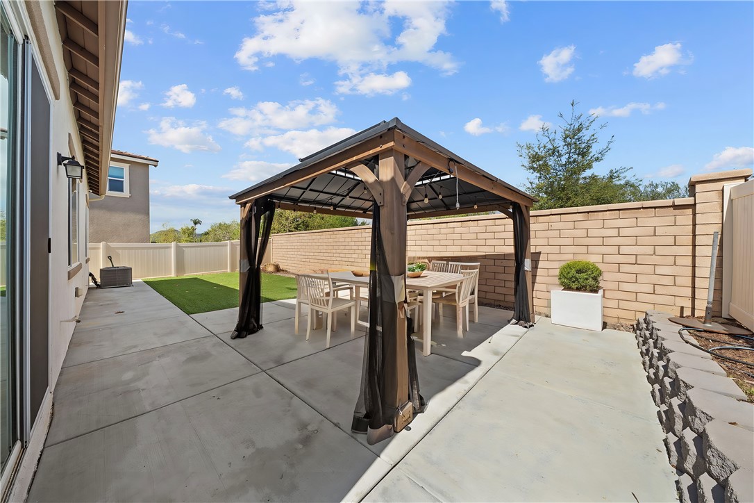 41321 Silver Maple Street