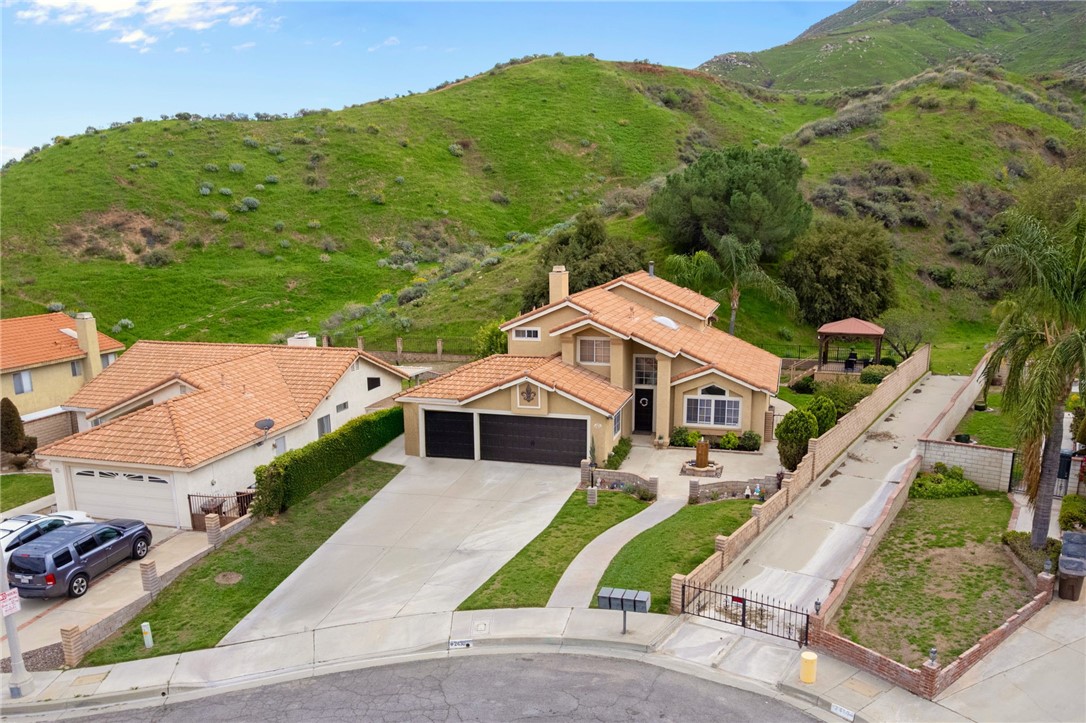 2430 Trail Court
