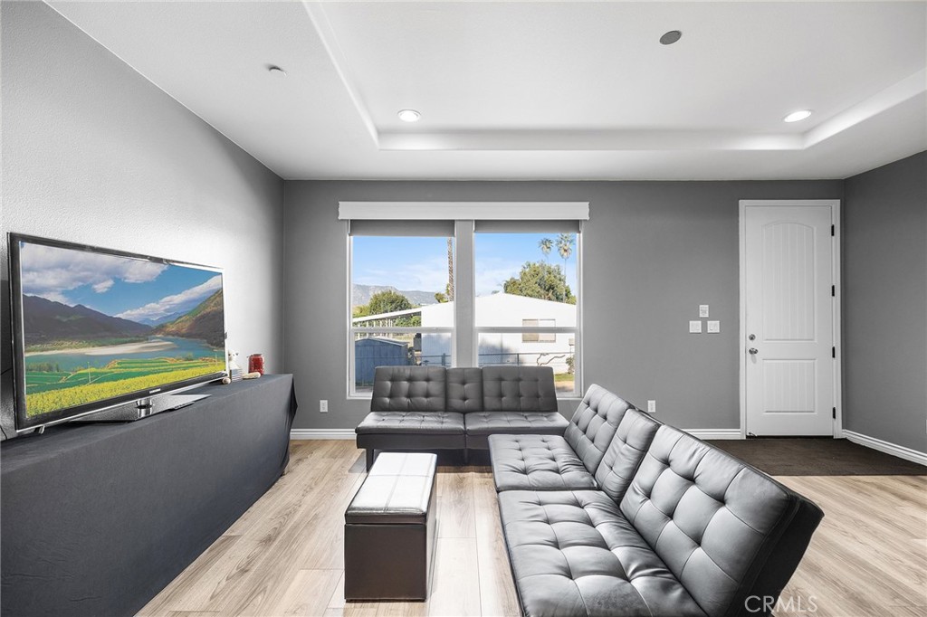 22035 Valley Terrace