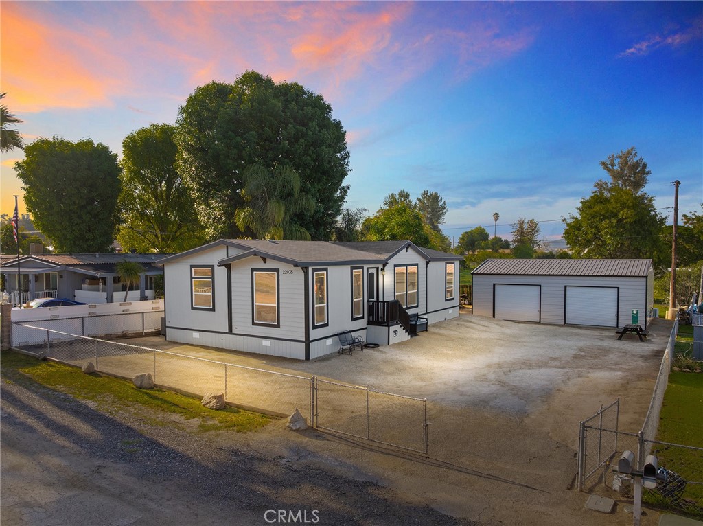 22035 Valley Terrace