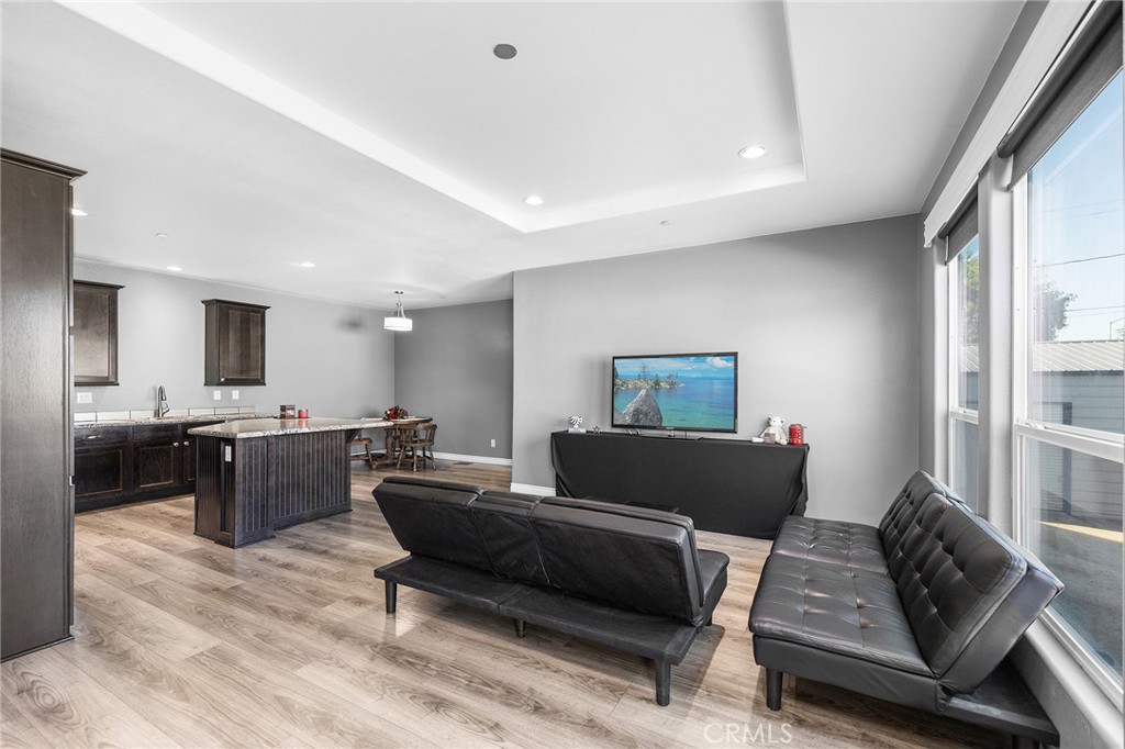 22035 Valley Terrace