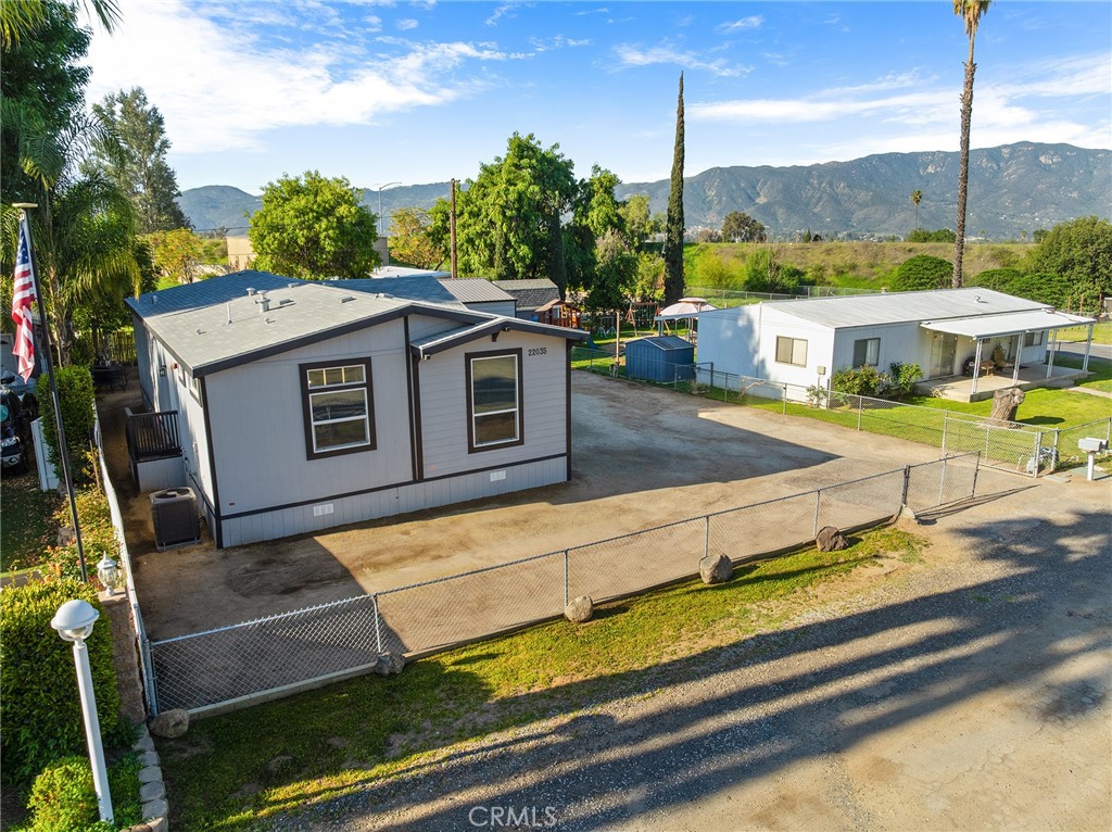 22035 Valley Terrace