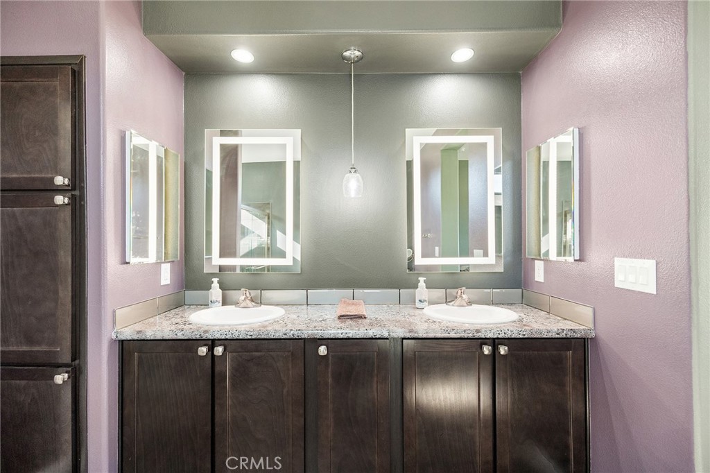 22035 Valley Terrace