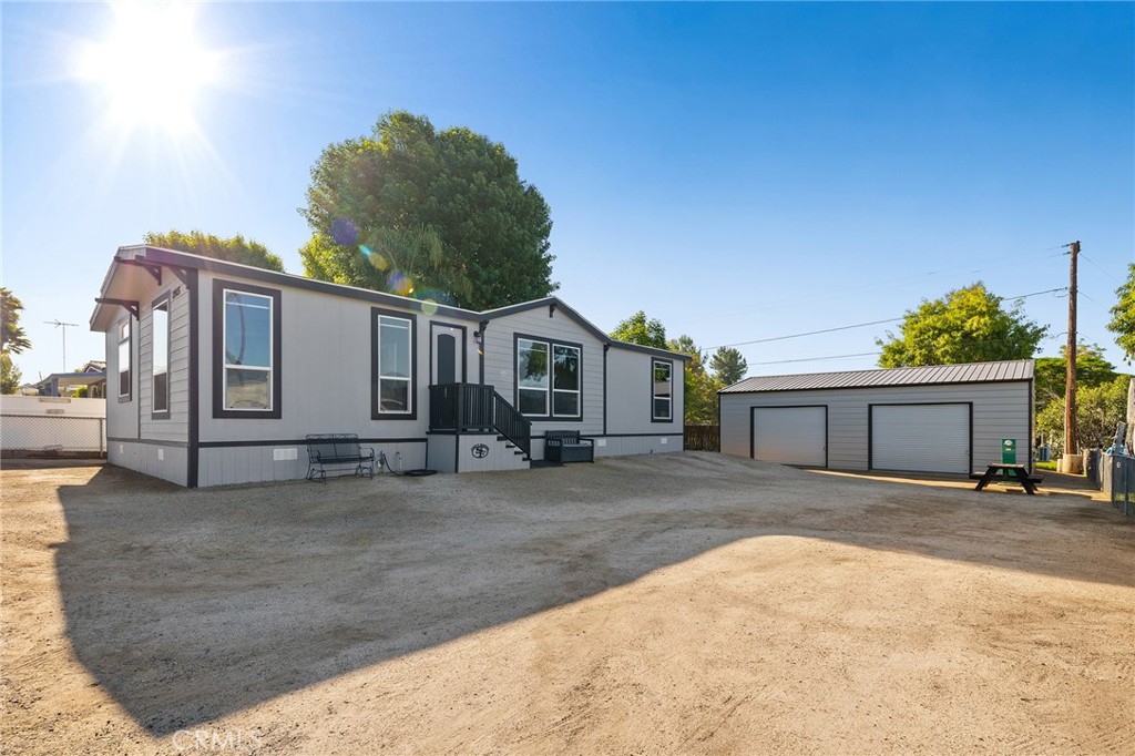 22035 Valley Terrace