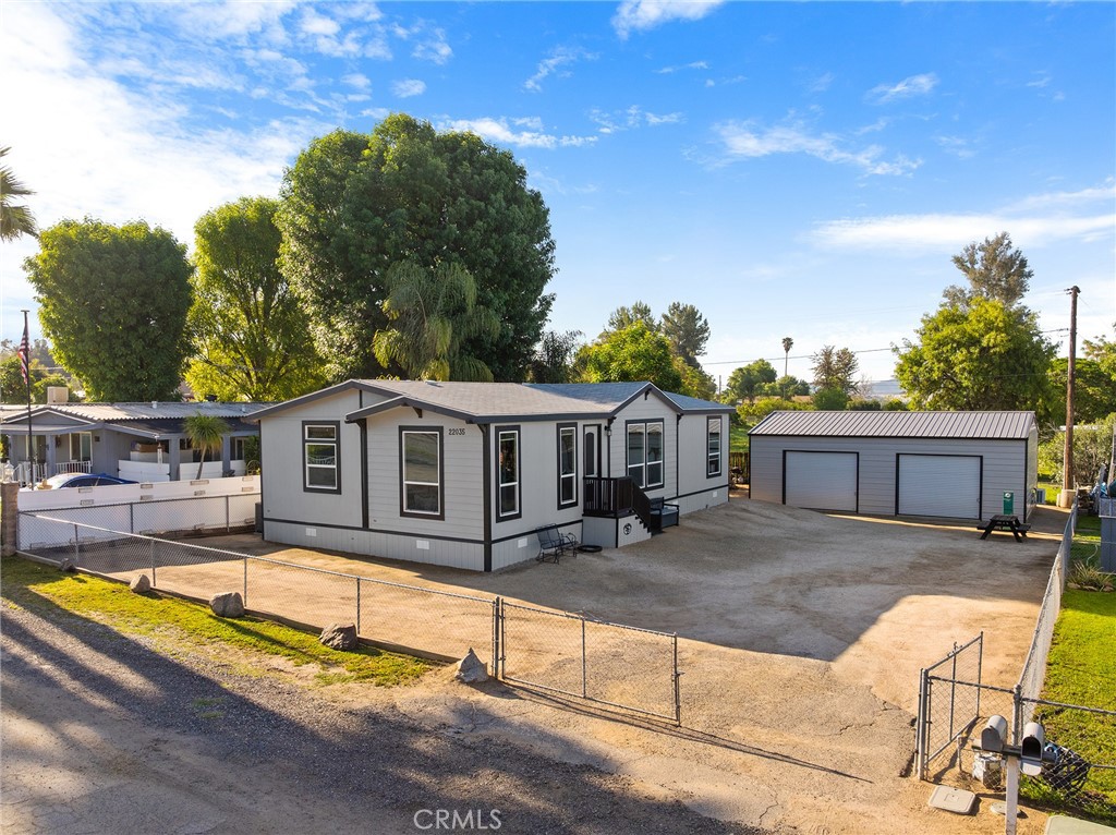 22035 Valley Terrace