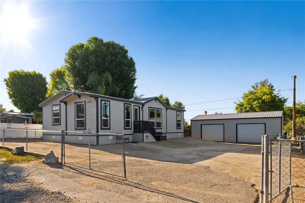 22035 Valley Terrace