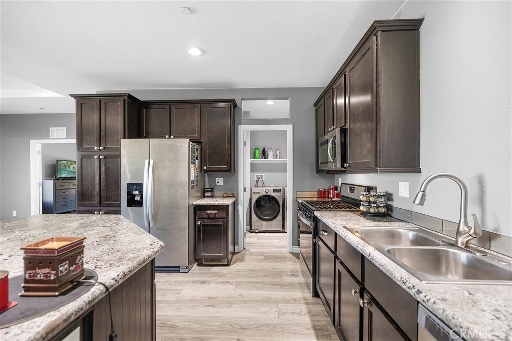 22035 Valley Terrace