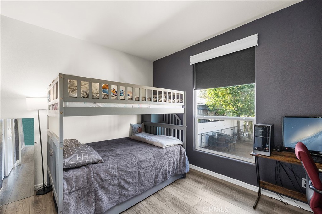 22035 Valley Terrace