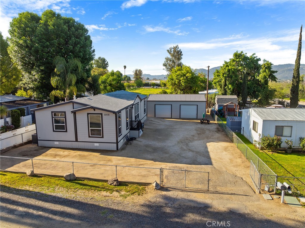 22035 Valley Terrace