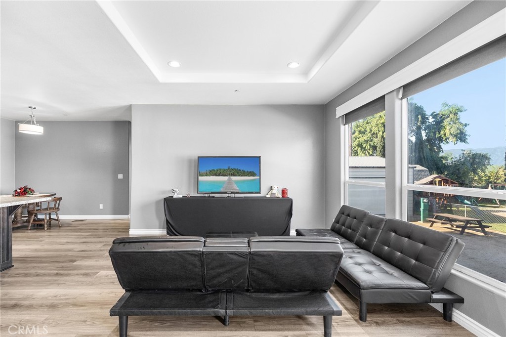 22035 Valley Terrace